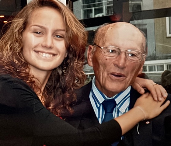 Loesje met haar opa Robert